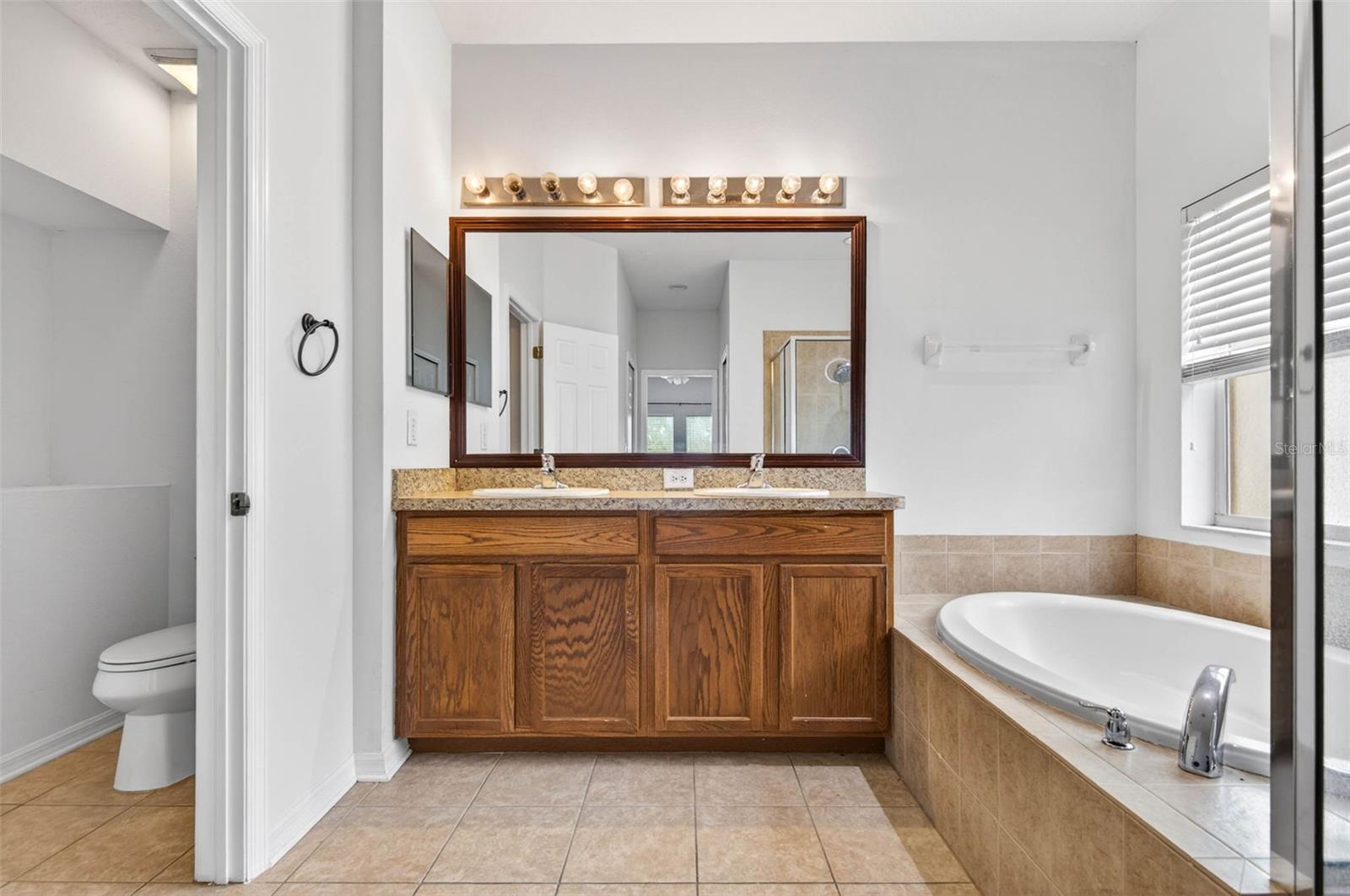 612 MARION HILL LN — photo 16