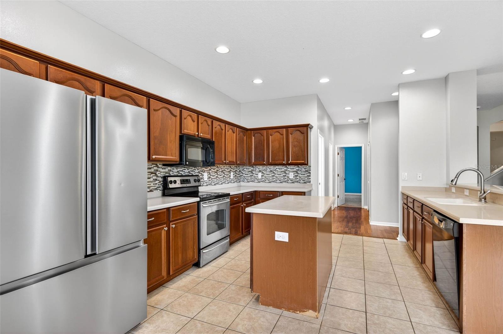 612 MARION HILL LN — photo 43