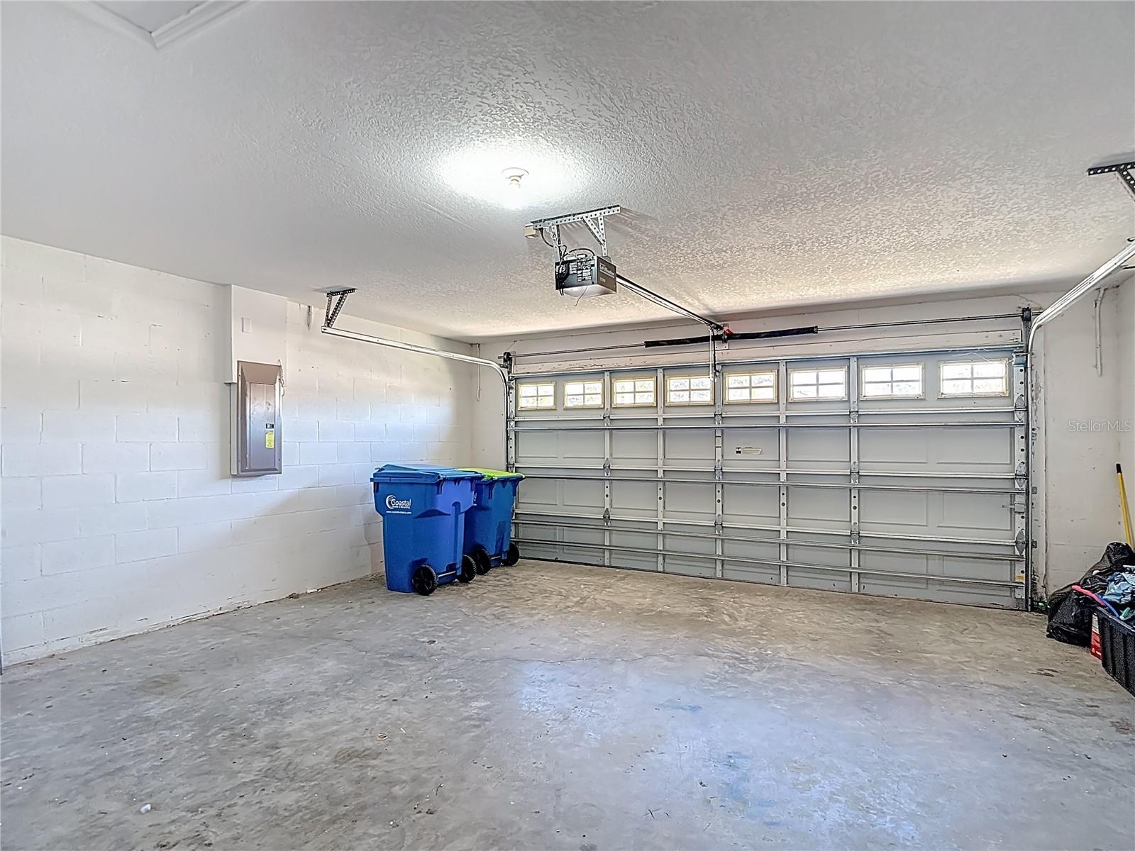 1931 SASSAFRAS DR — photo 44