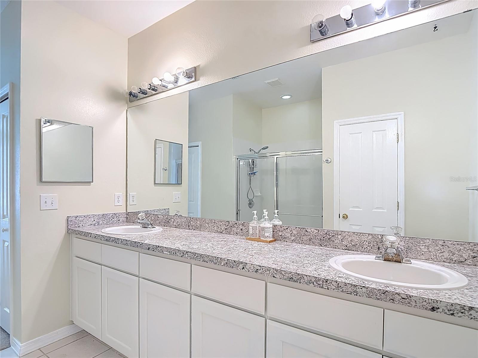 1931 SASSAFRAS DR — photo 30