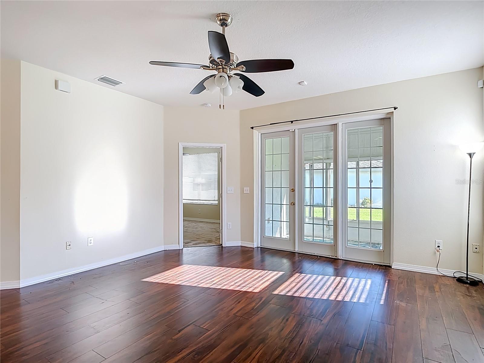 1931 SASSAFRAS DR — photo 21