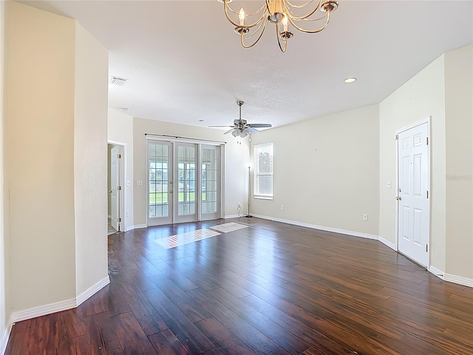1931 SASSAFRAS DR — photo 14