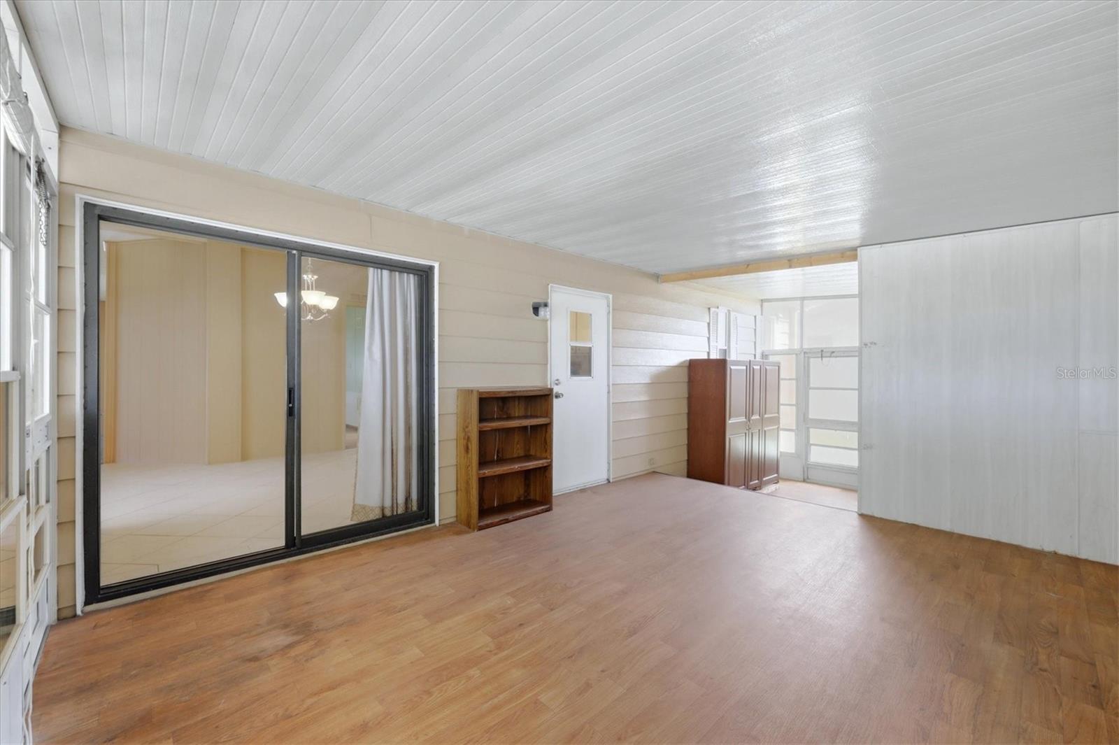 8420 IMPERIAL CIR — photo 18