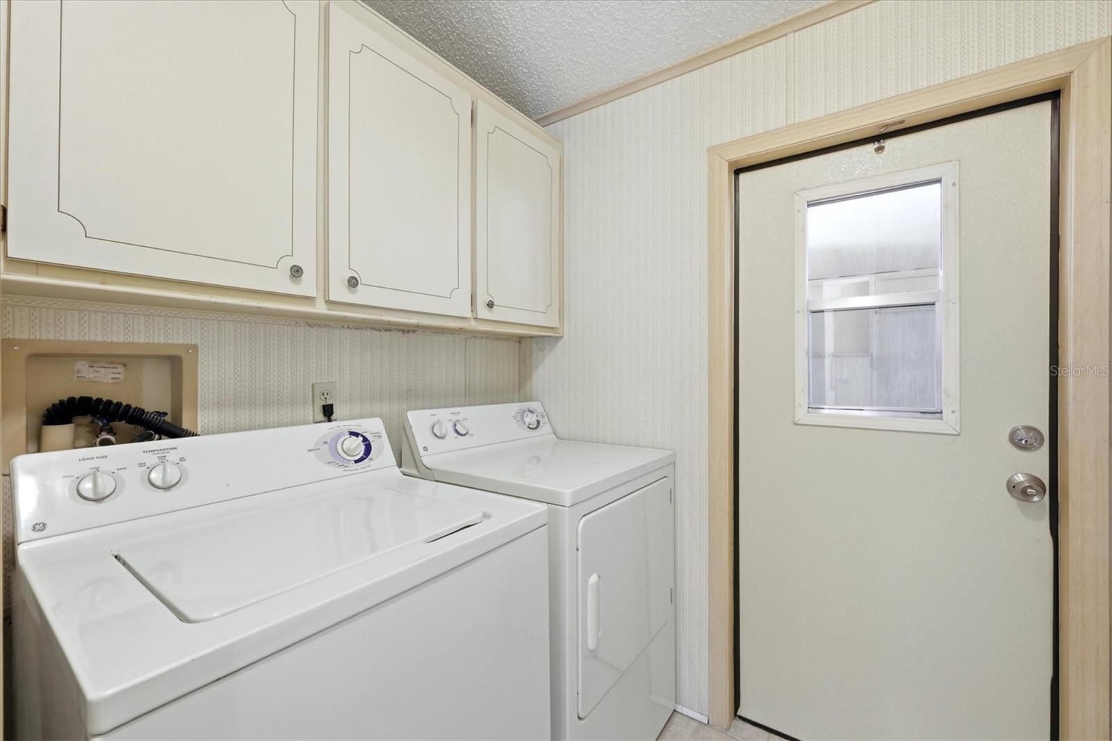 8420 IMPERIAL CIR — photo 17