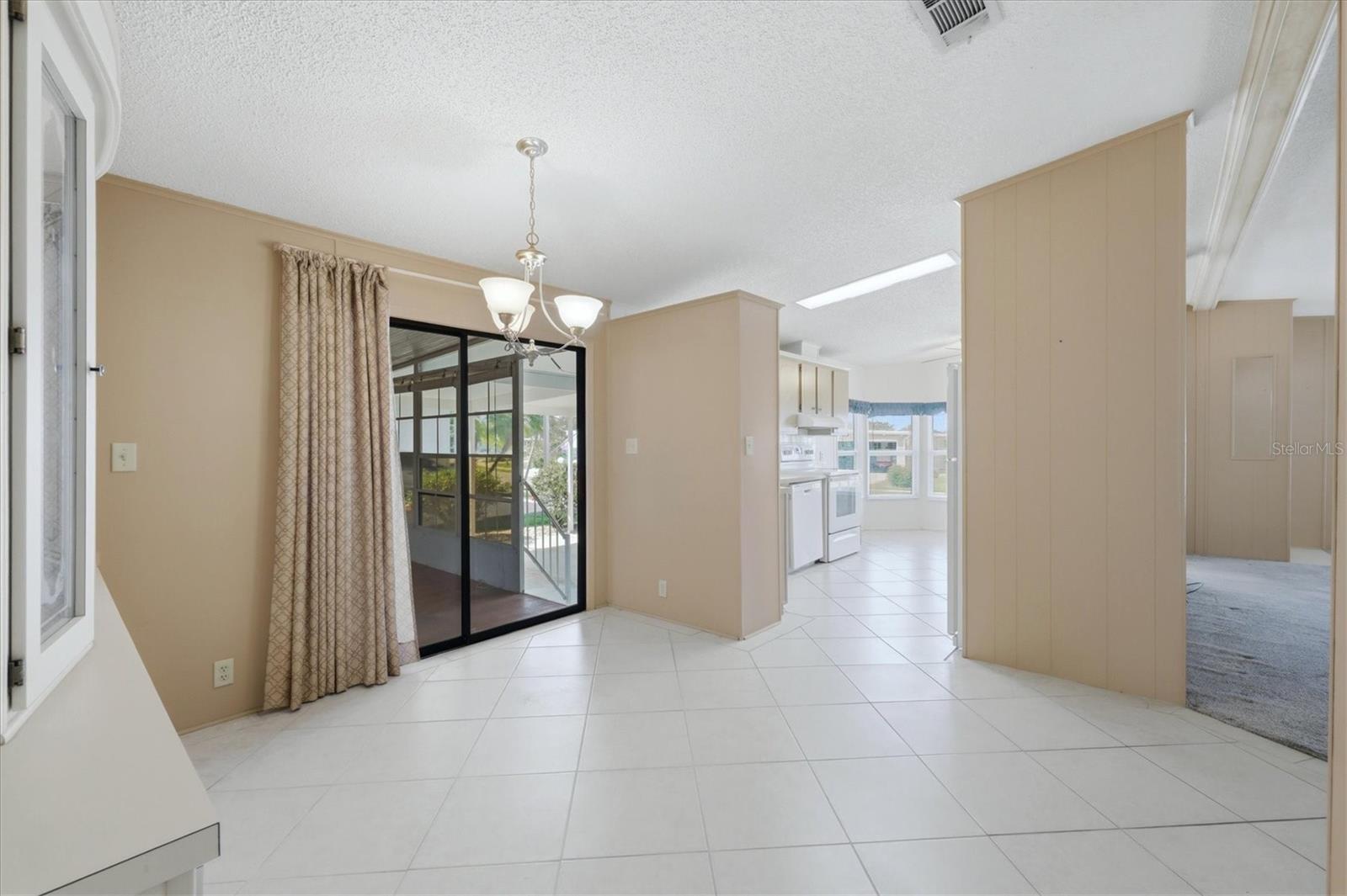 8420 IMPERIAL CIR — photo 8