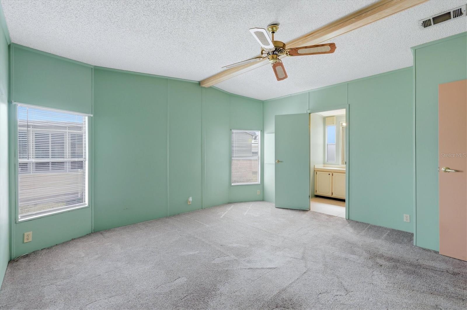 8420 IMPERIAL CIR — photo 11