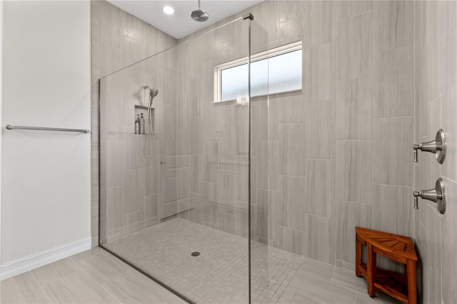 2121 6TH ST E — photo 19