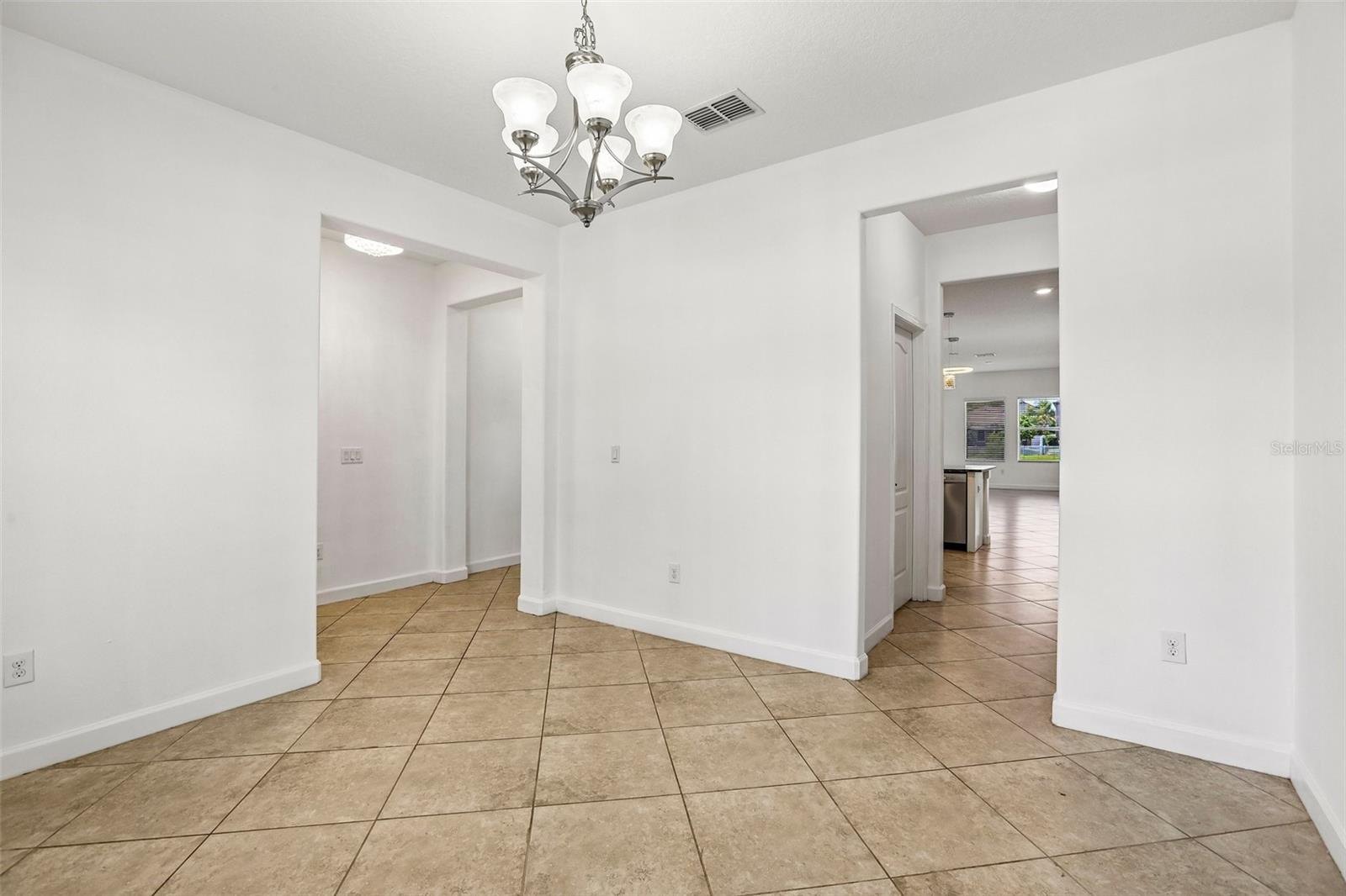 19417 PADDOCK VIEW DR — photo 7