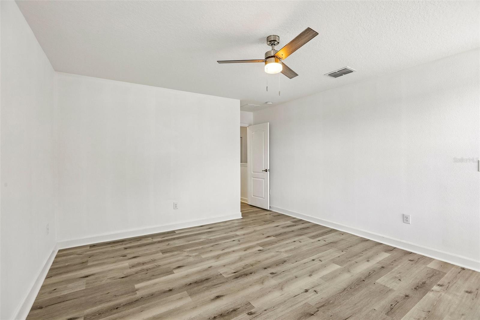 19417 PADDOCK VIEW DR — photo 25