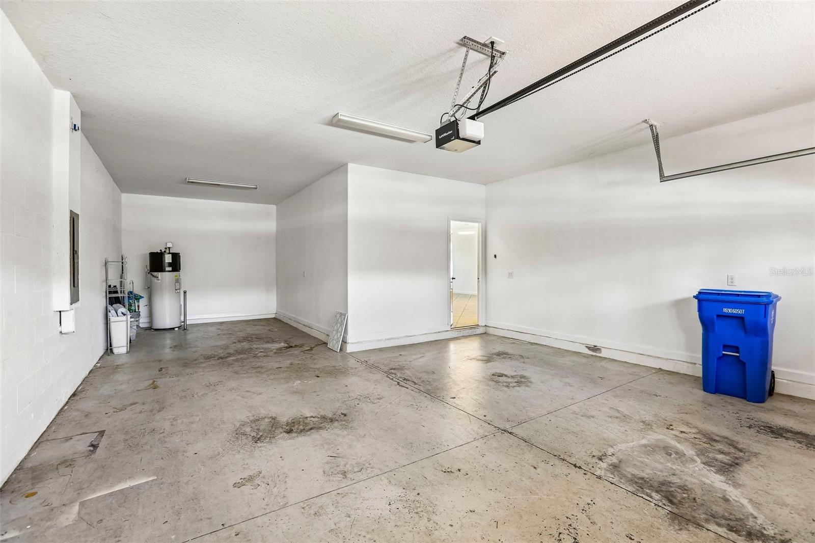 19417 PADDOCK VIEW DR — photo 40