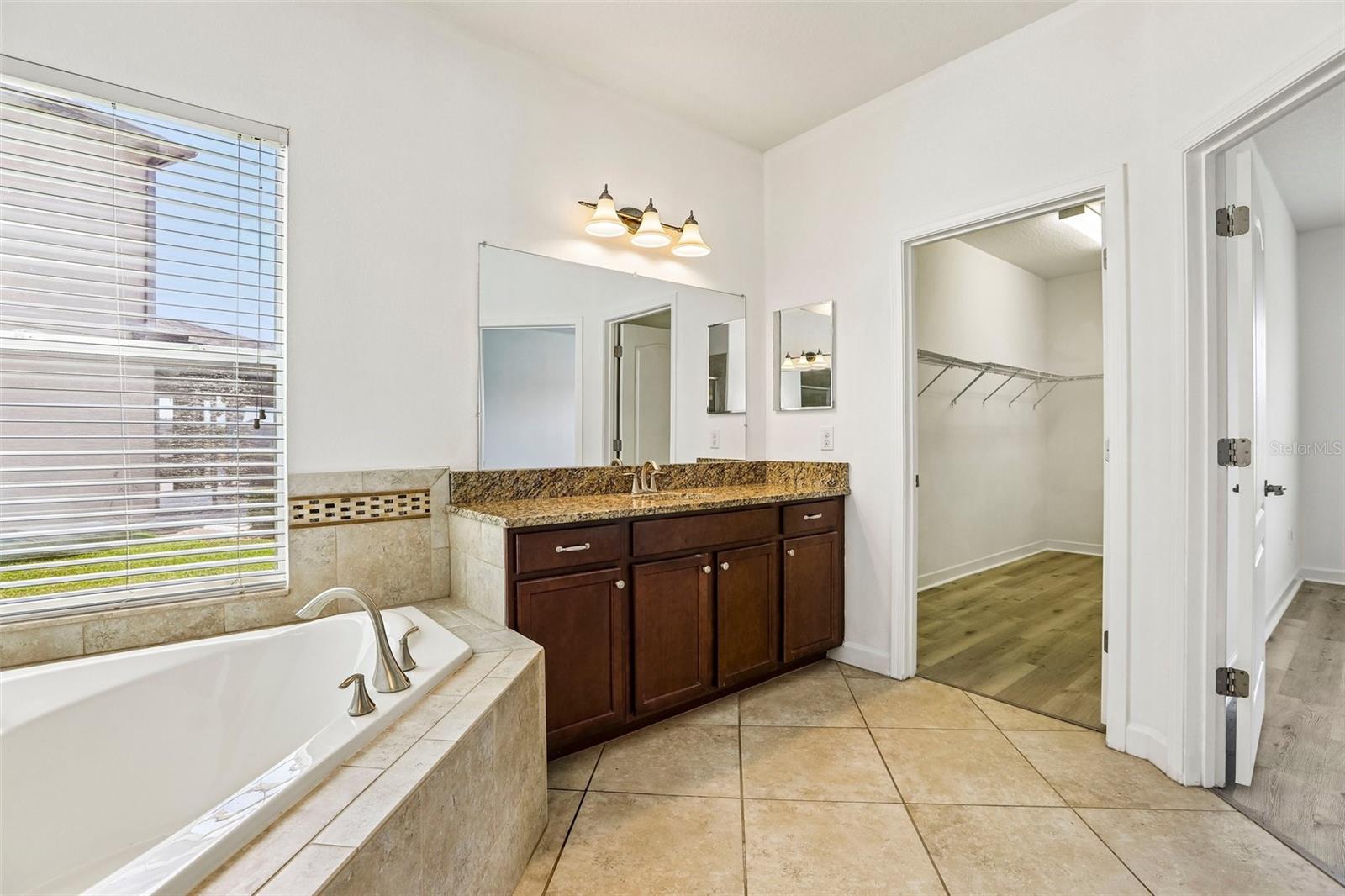 19417 PADDOCK VIEW DR — photo 21