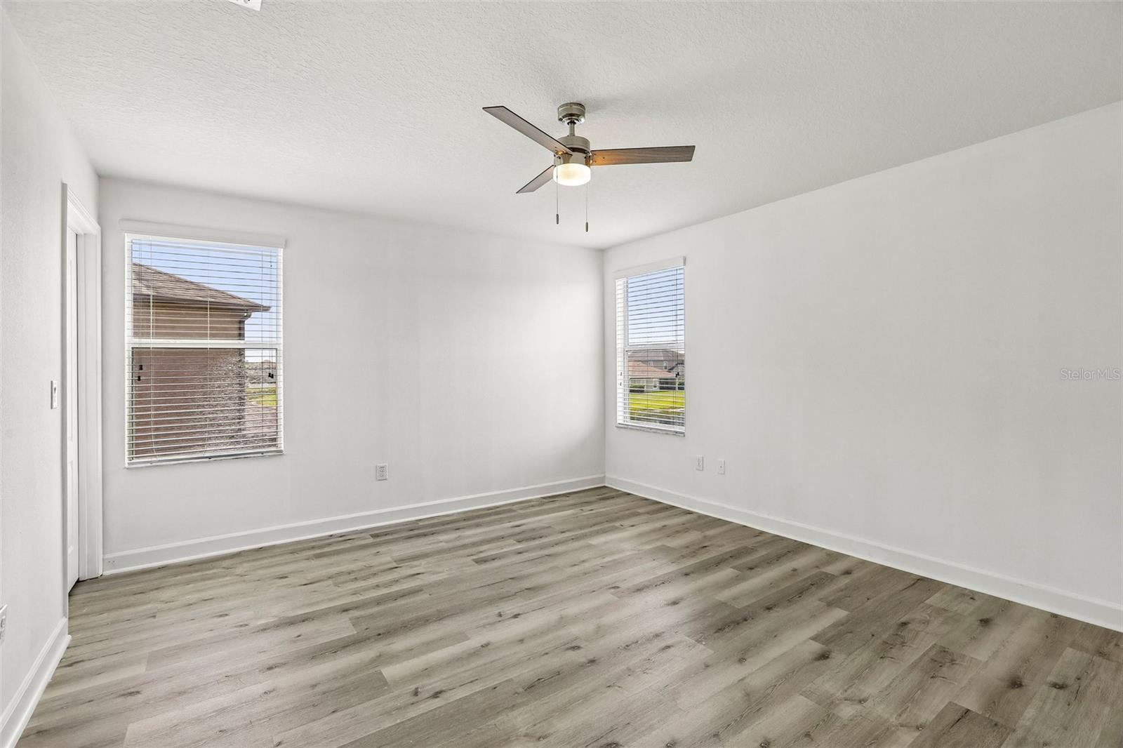 19417 PADDOCK VIEW DR — photo 35