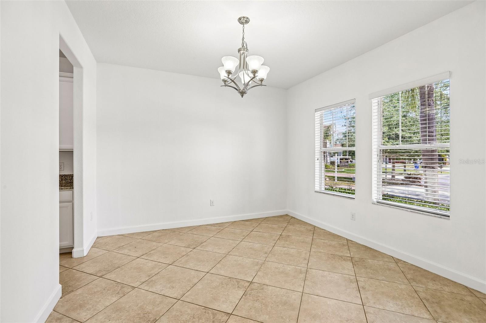 19417 PADDOCK VIEW DR — photo 6