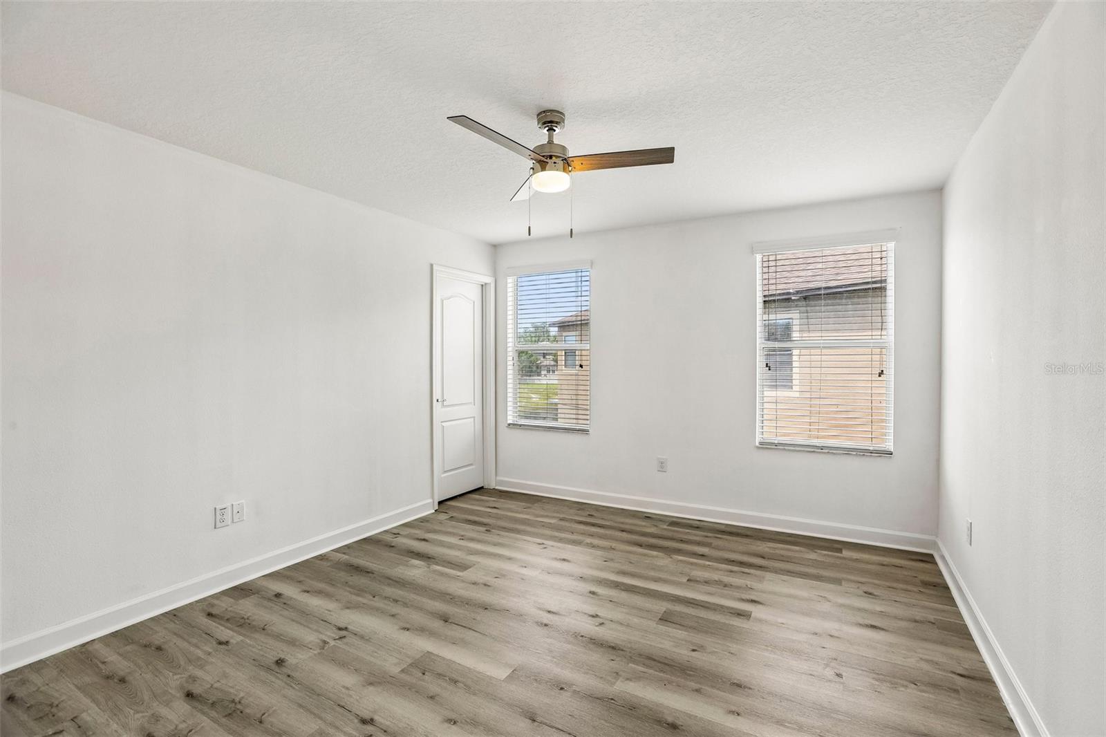 19417 PADDOCK VIEW DR — photo 31