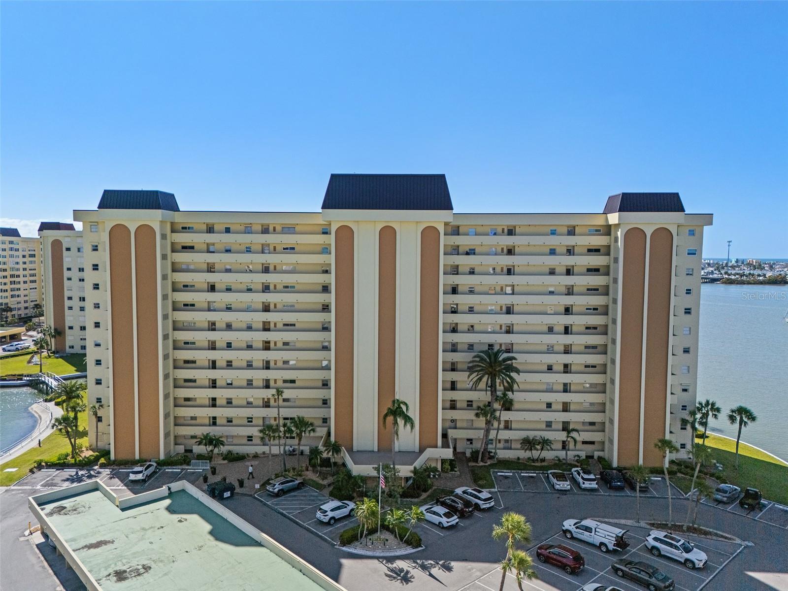 4775 COVE CIR #103 — photo 47