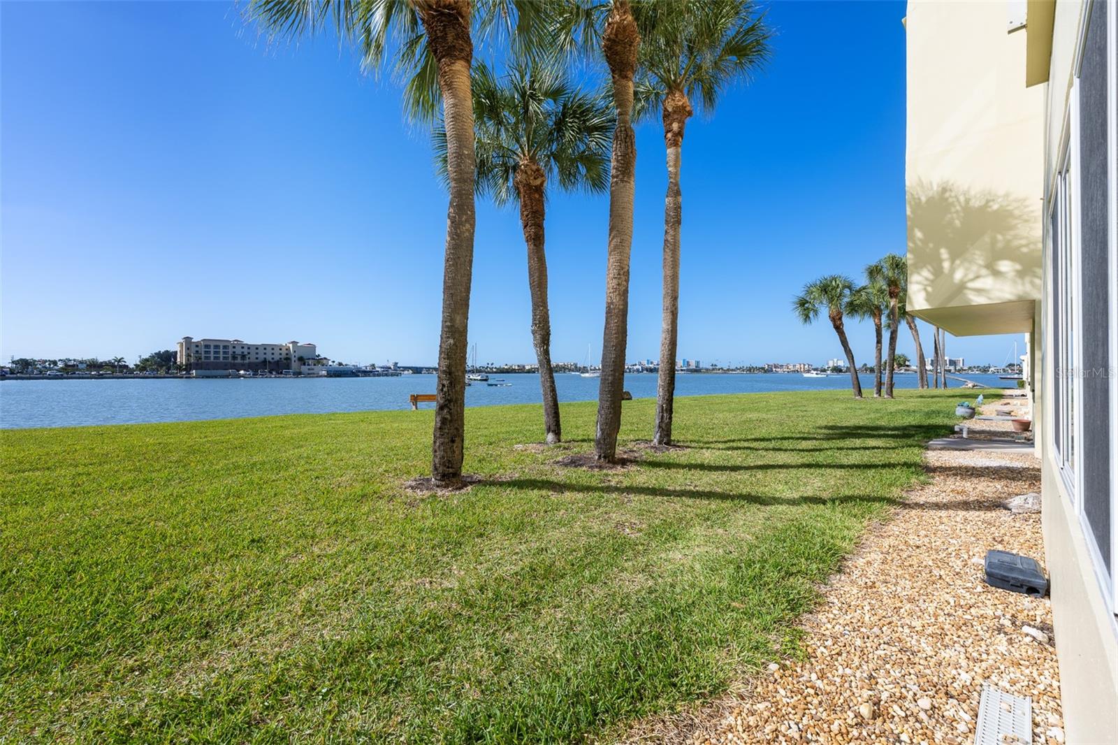 4775 COVE CIR #103 — photo 32