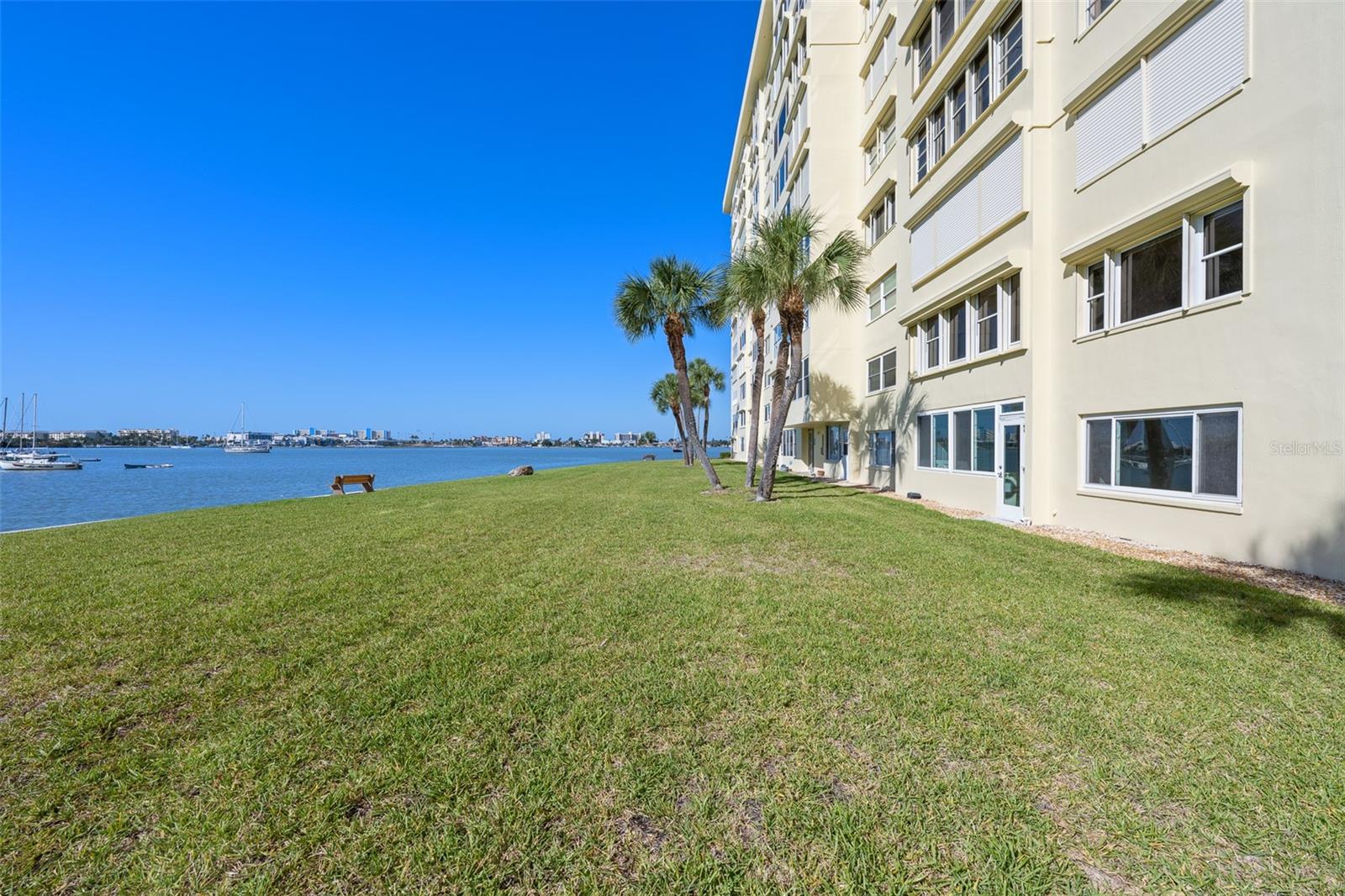 4775 COVE CIR #103 — photo 33
