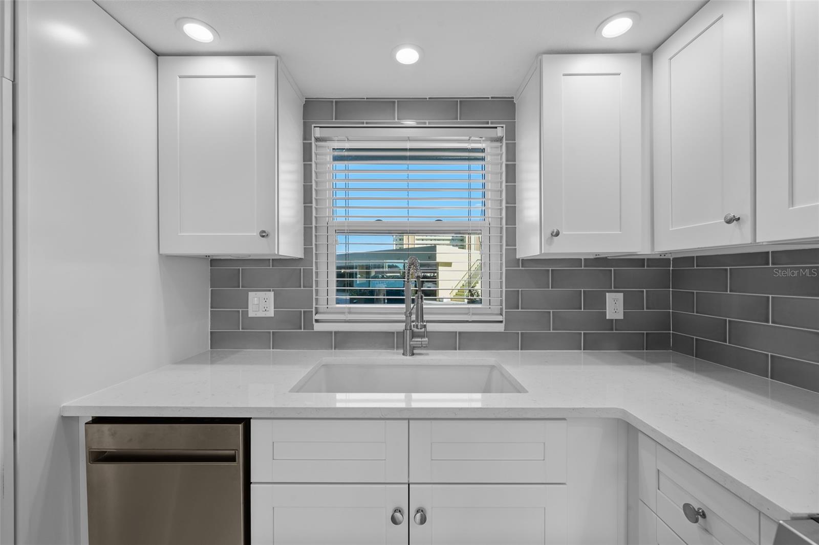 4775 COVE CIR #103 — photo 7