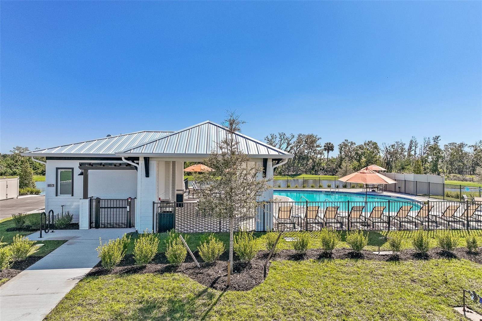 11010 44TH AVE E — photo 39