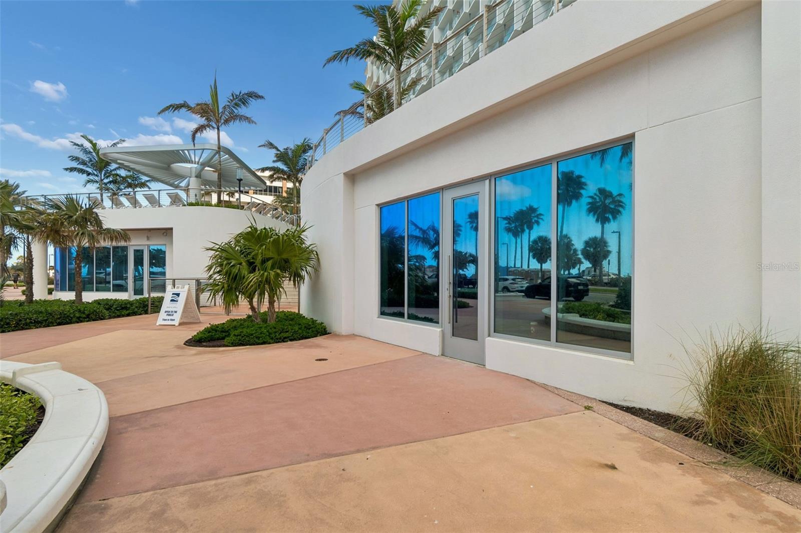 400 CORONADO DR — photo 8