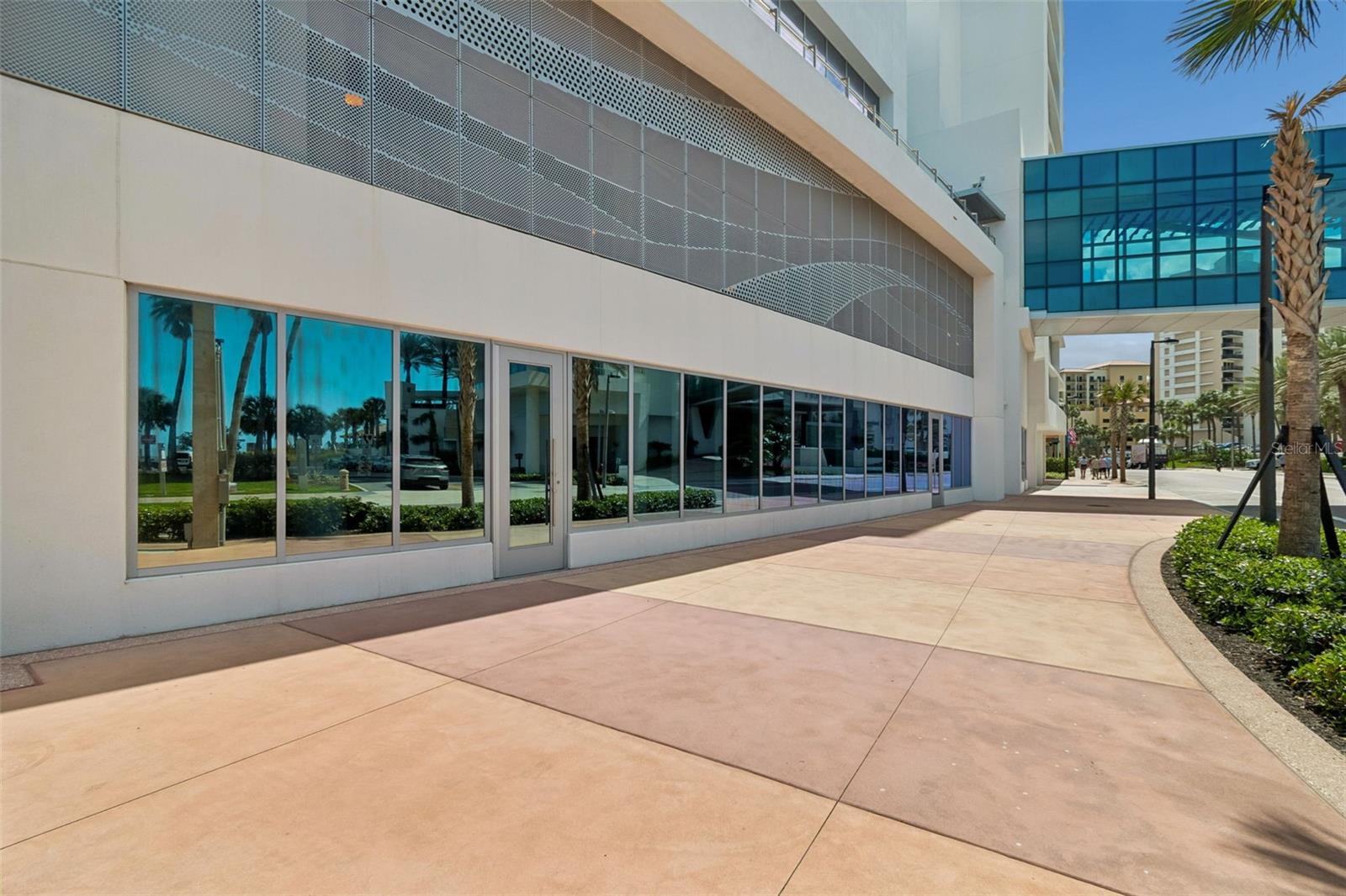 400 CORONADO DR — photo 12