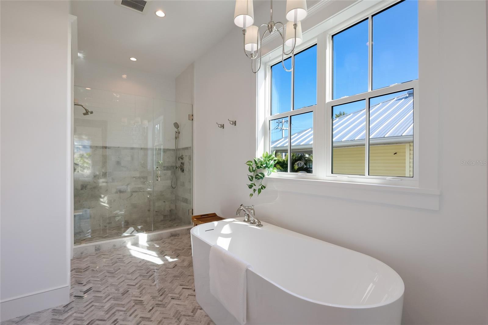 215 SYCAMORE AVE — photo 33