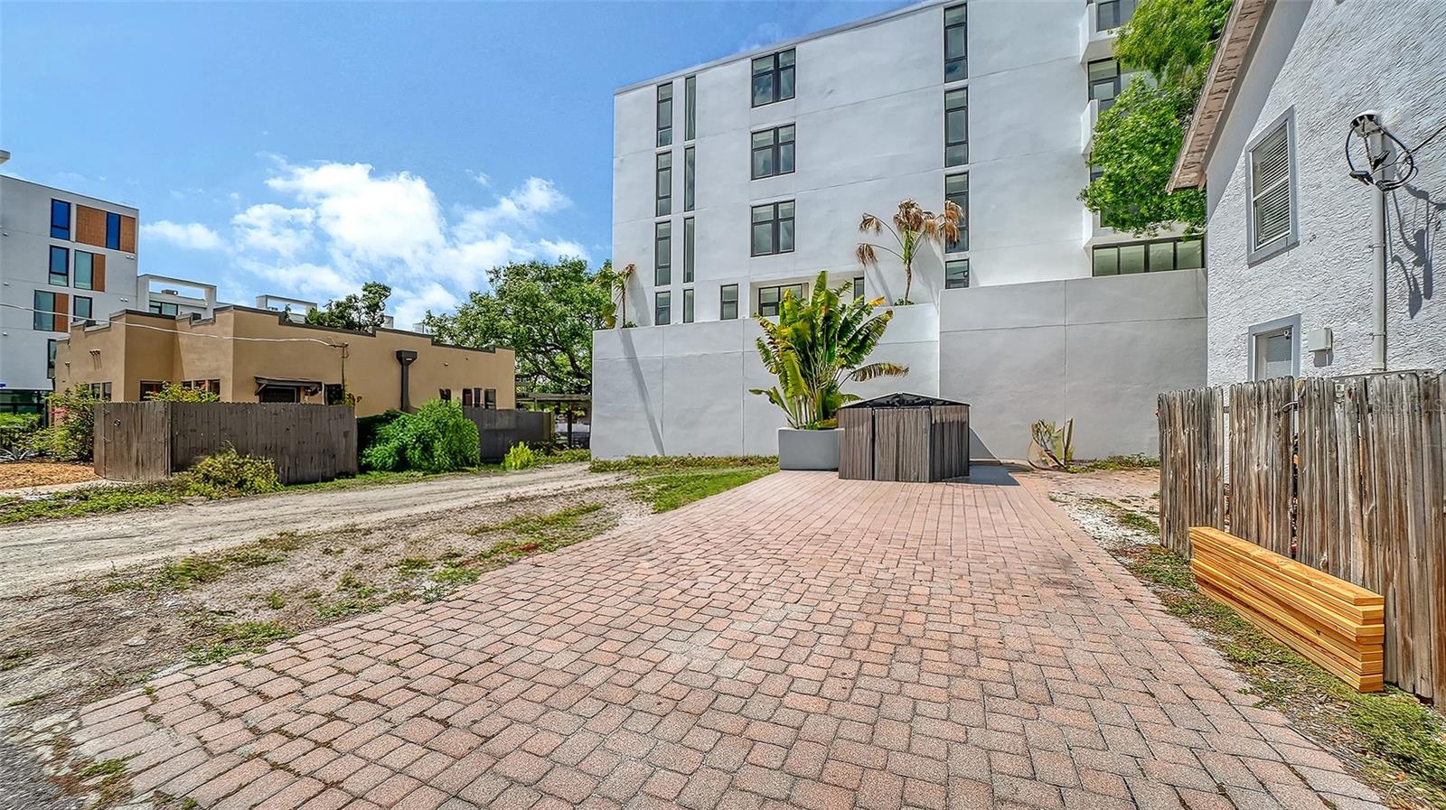 420 KUMQUAT CT — photo 6