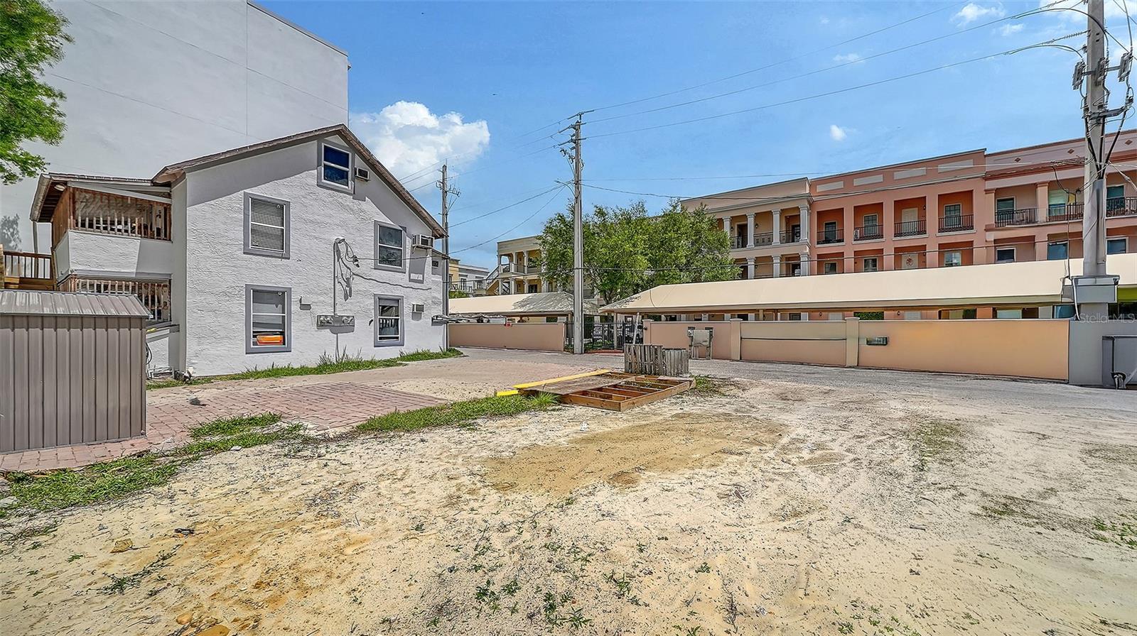 420 KUMQUAT CT — photo 21