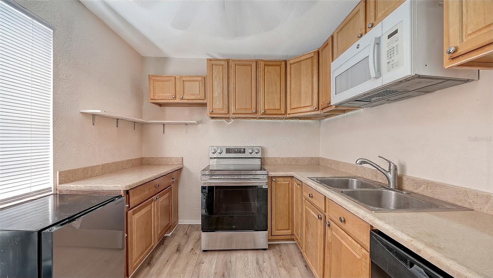 420 KUMQUAT CT — photo 4