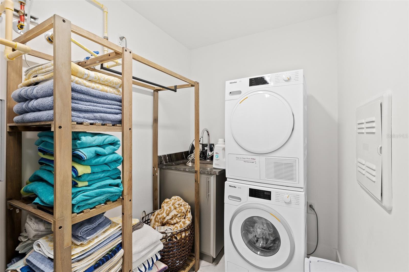 15 AVALON ST #502 — photo 34