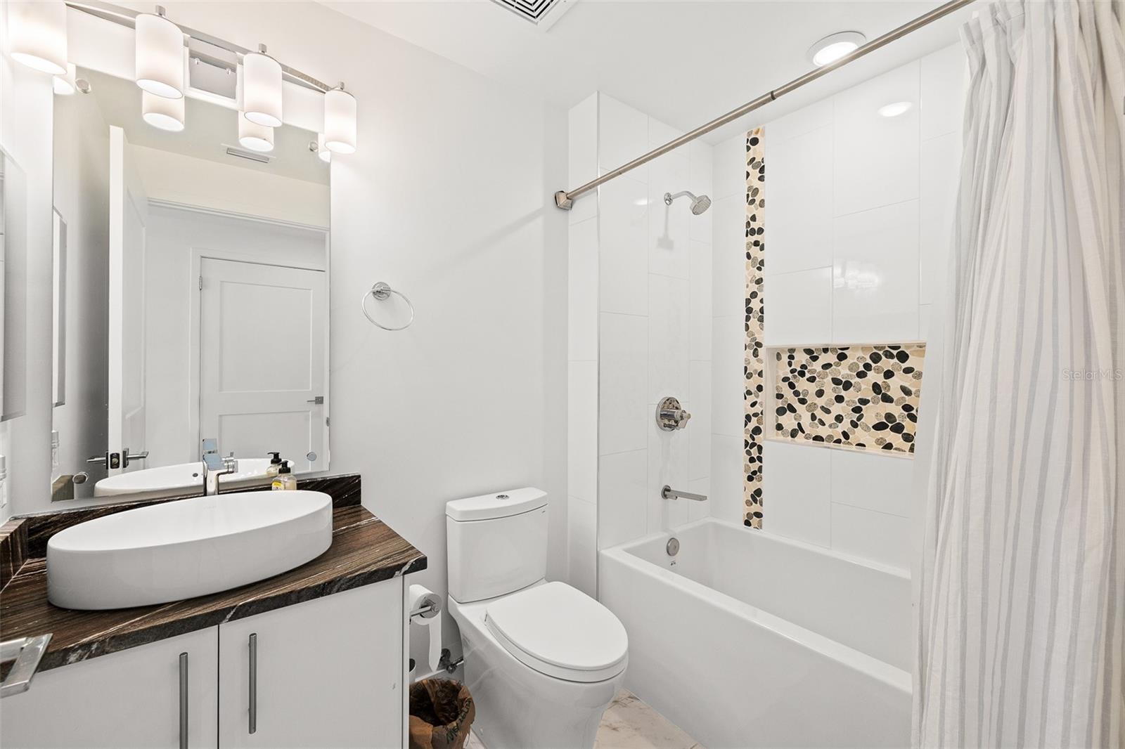 15 AVALON ST #502 — photo 37