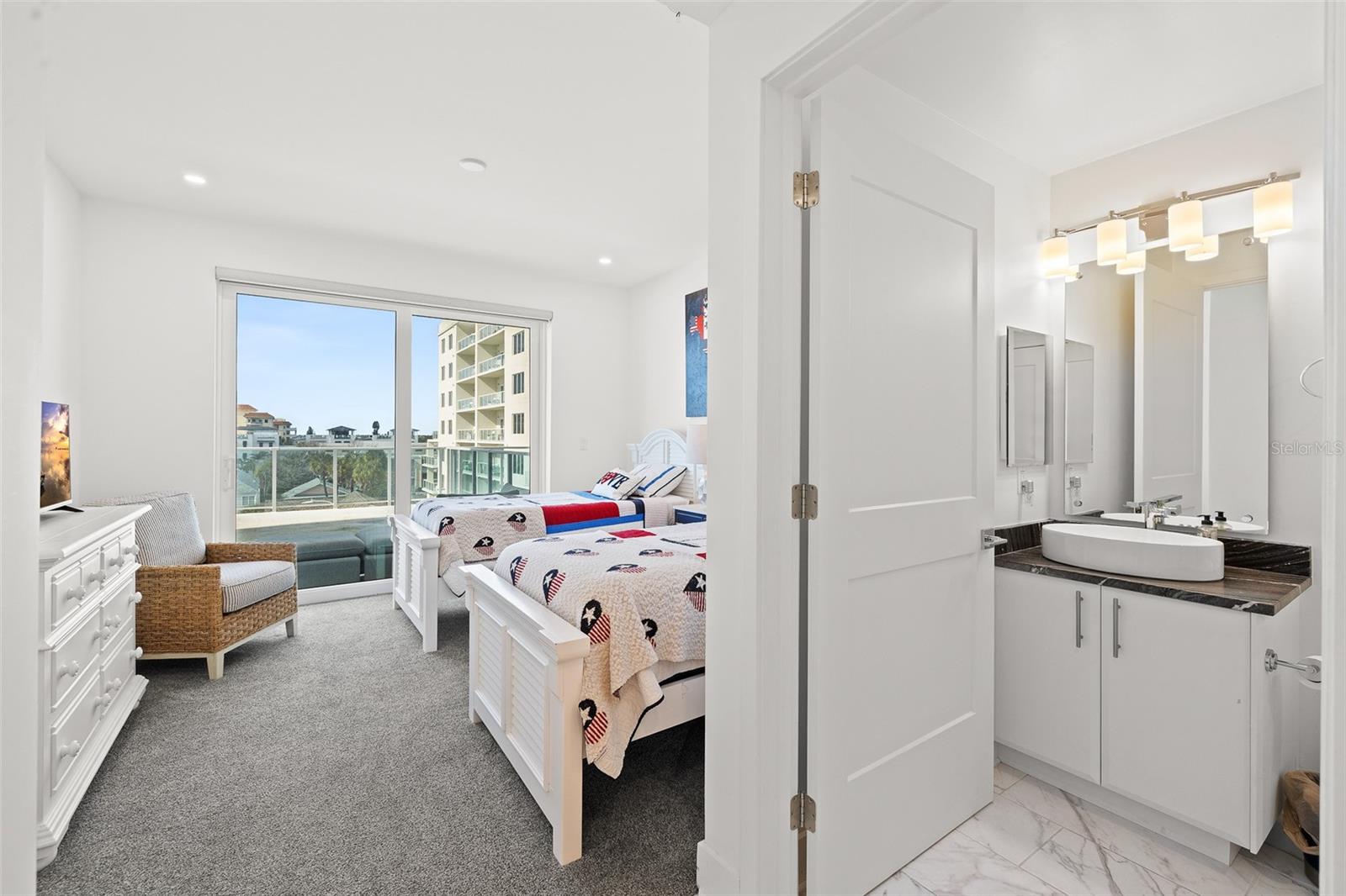15 AVALON ST #502 — photo 36