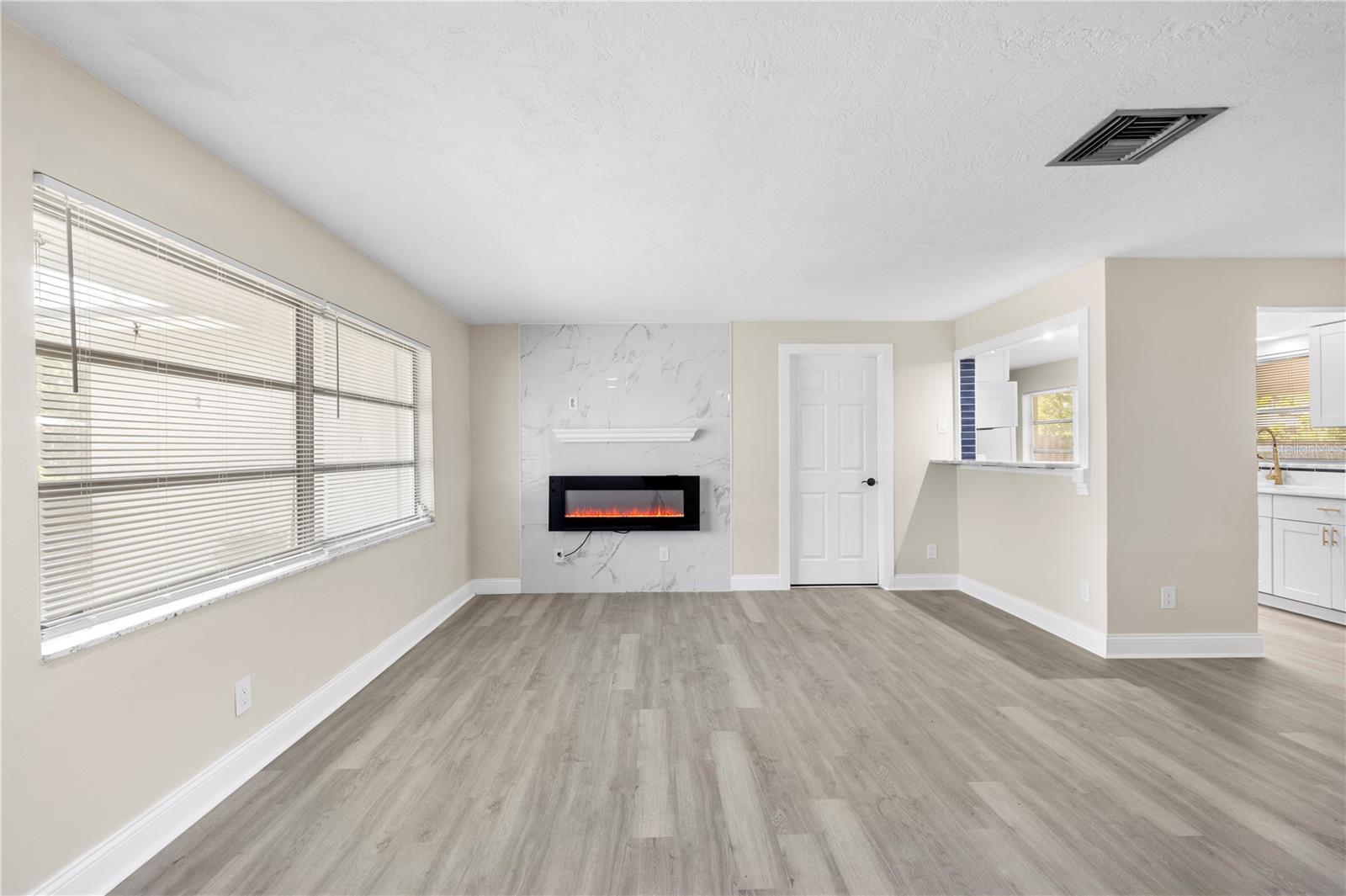 1820 PATLIN CIR N — photo 3