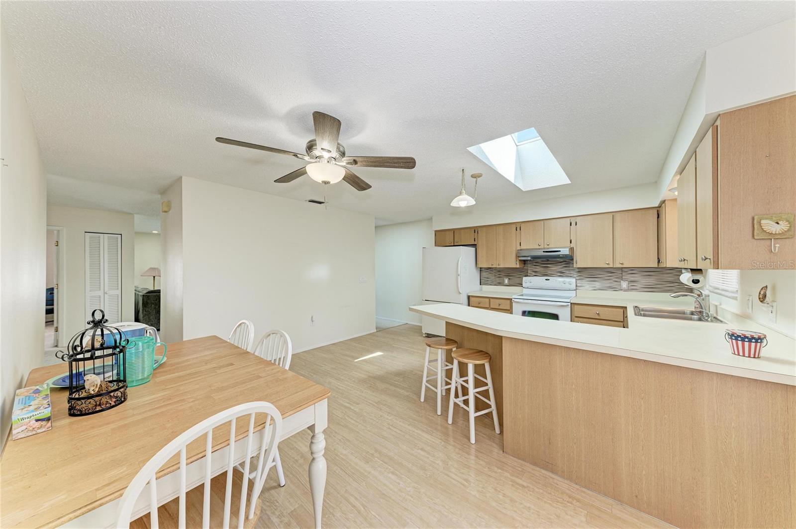 517 SPRING AVE — photo 26