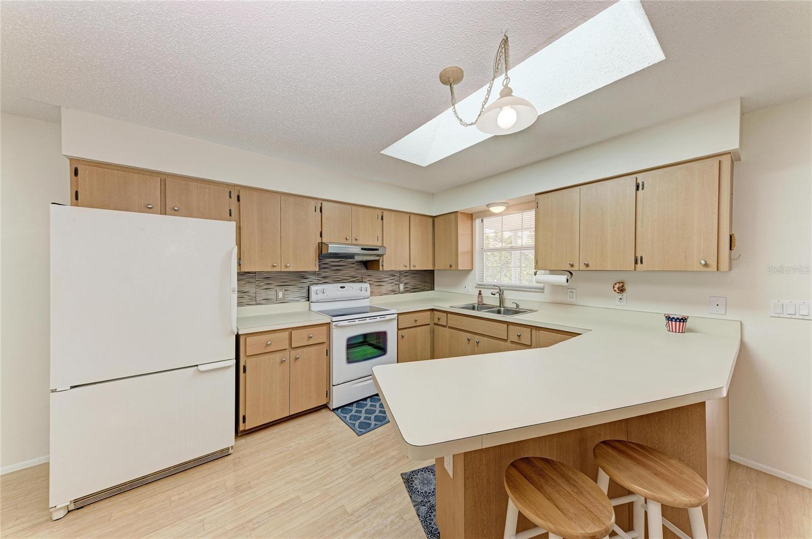 517 SPRING AVE — photo 22