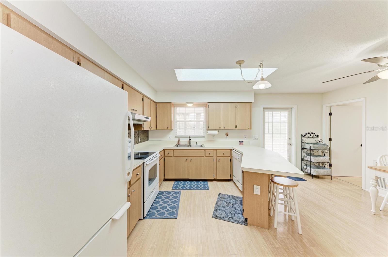517 SPRING AVE — photo 25