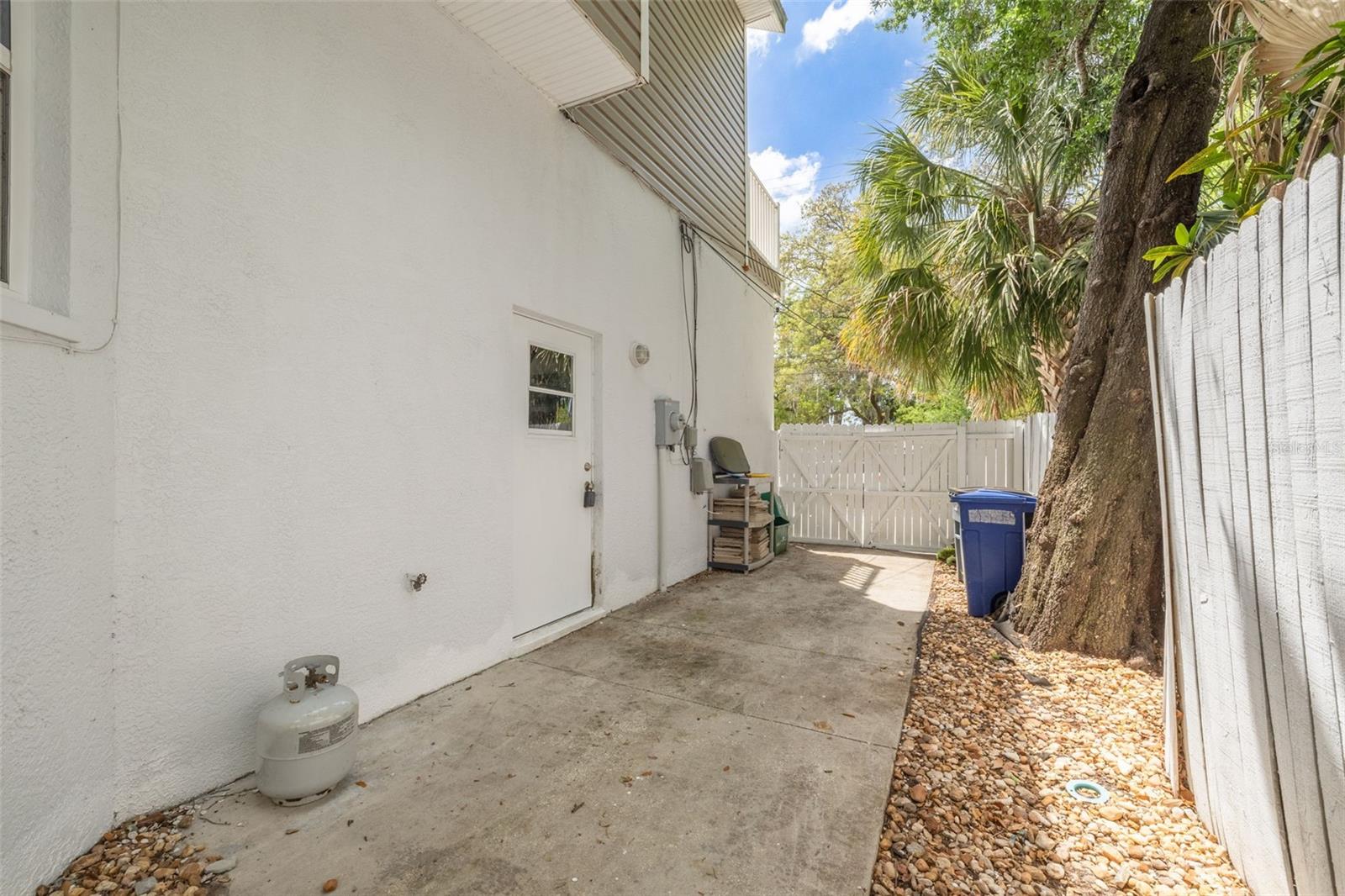 901 VIRGINIA AVE — photo 40