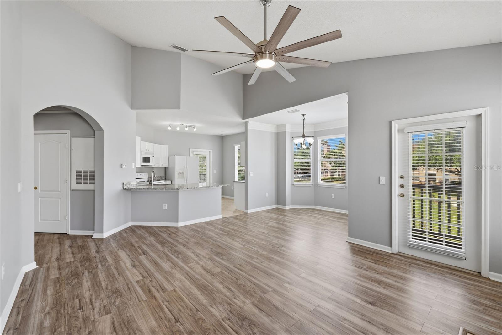 10504 VILLA VIEW CIR — photo 4