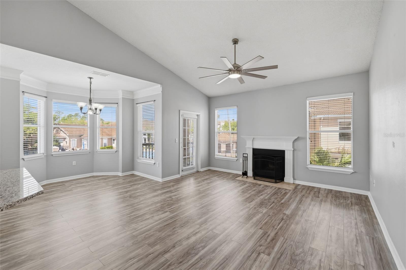 10504 VILLA VIEW CIR — photo 3