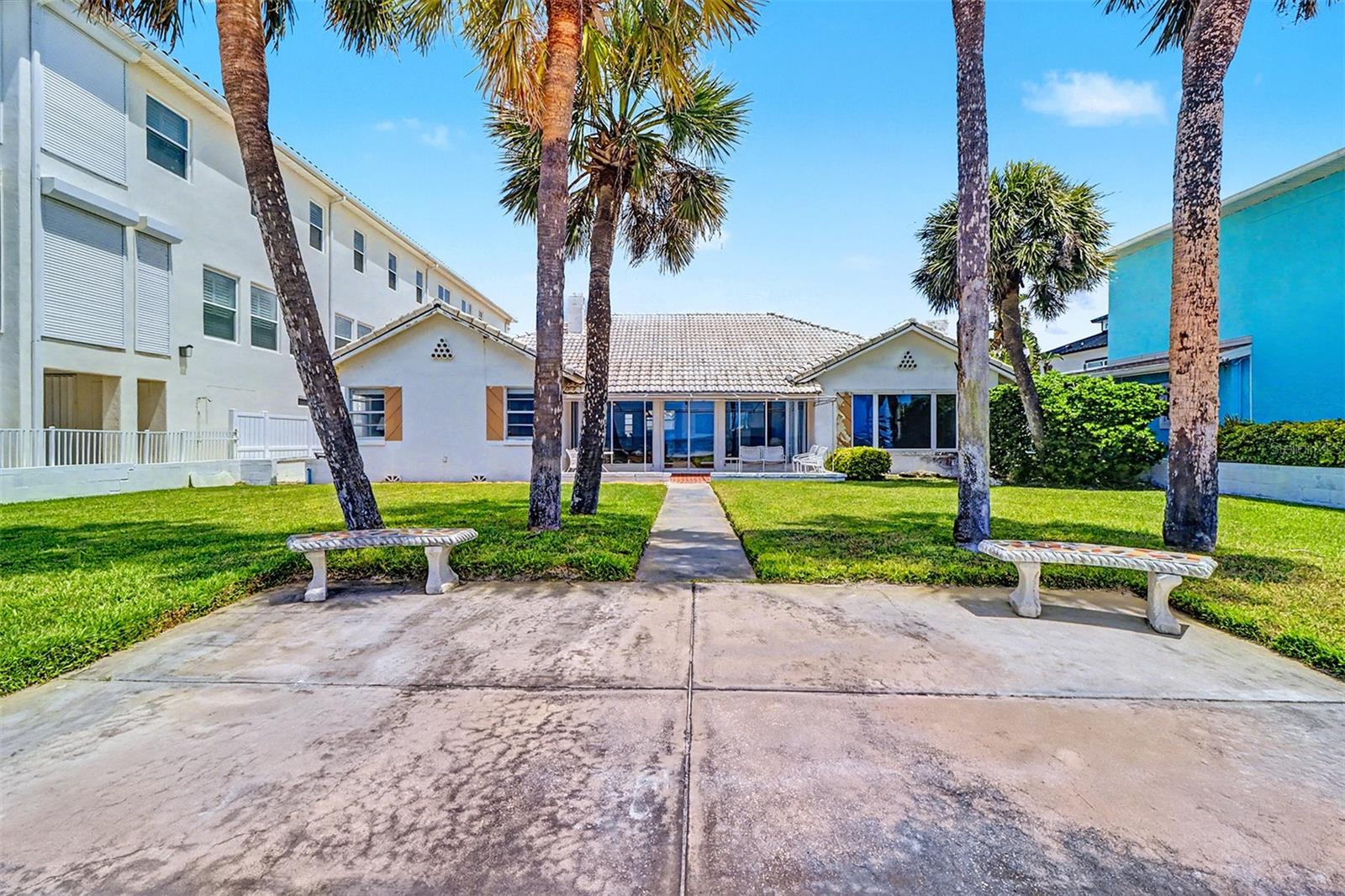 18206 SUNSET BLVD — photo 34