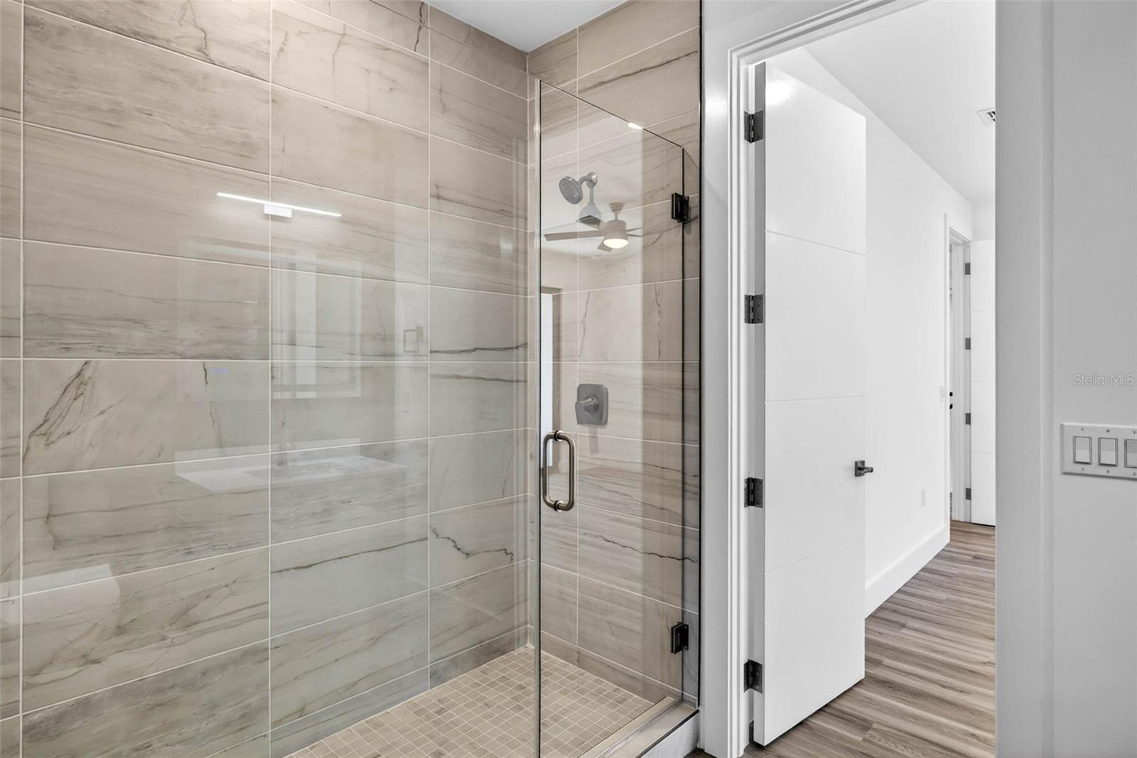 4426 W EUCLID AVE — photo 37