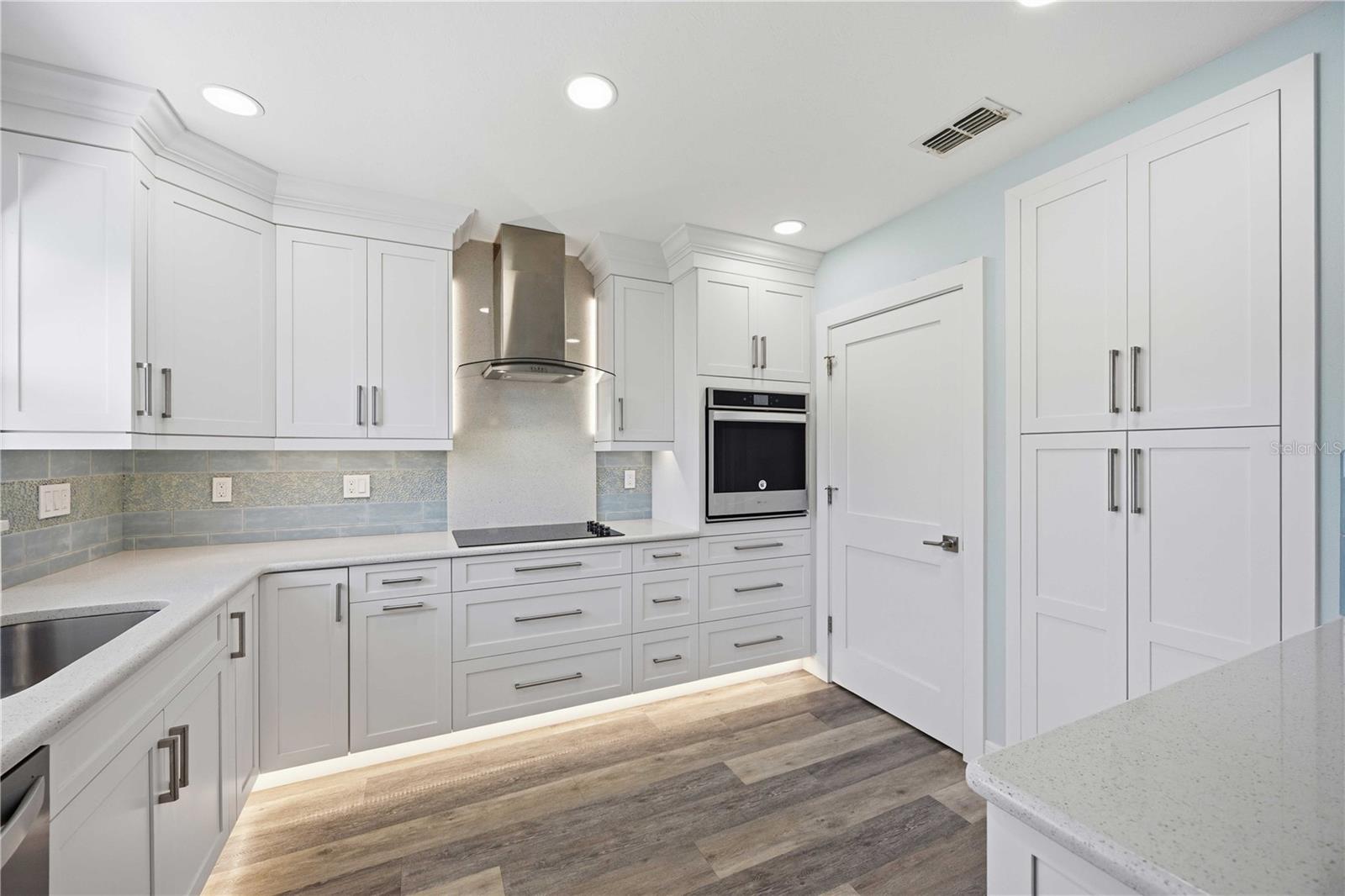 917 CHURCH ST — photo 24