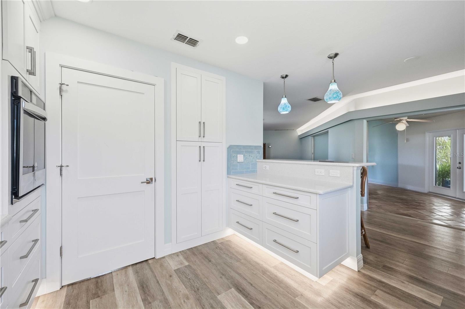 917 CHURCH ST — photo 23