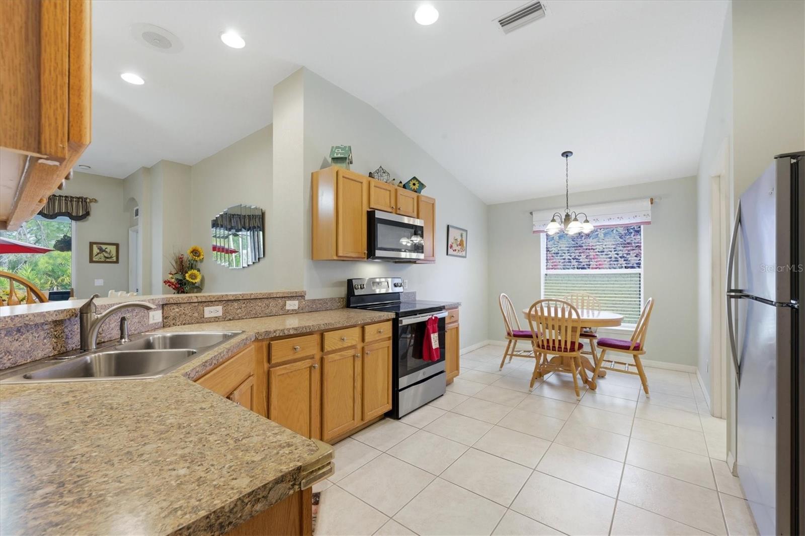 1528 SCARLETT AVE — photo 16