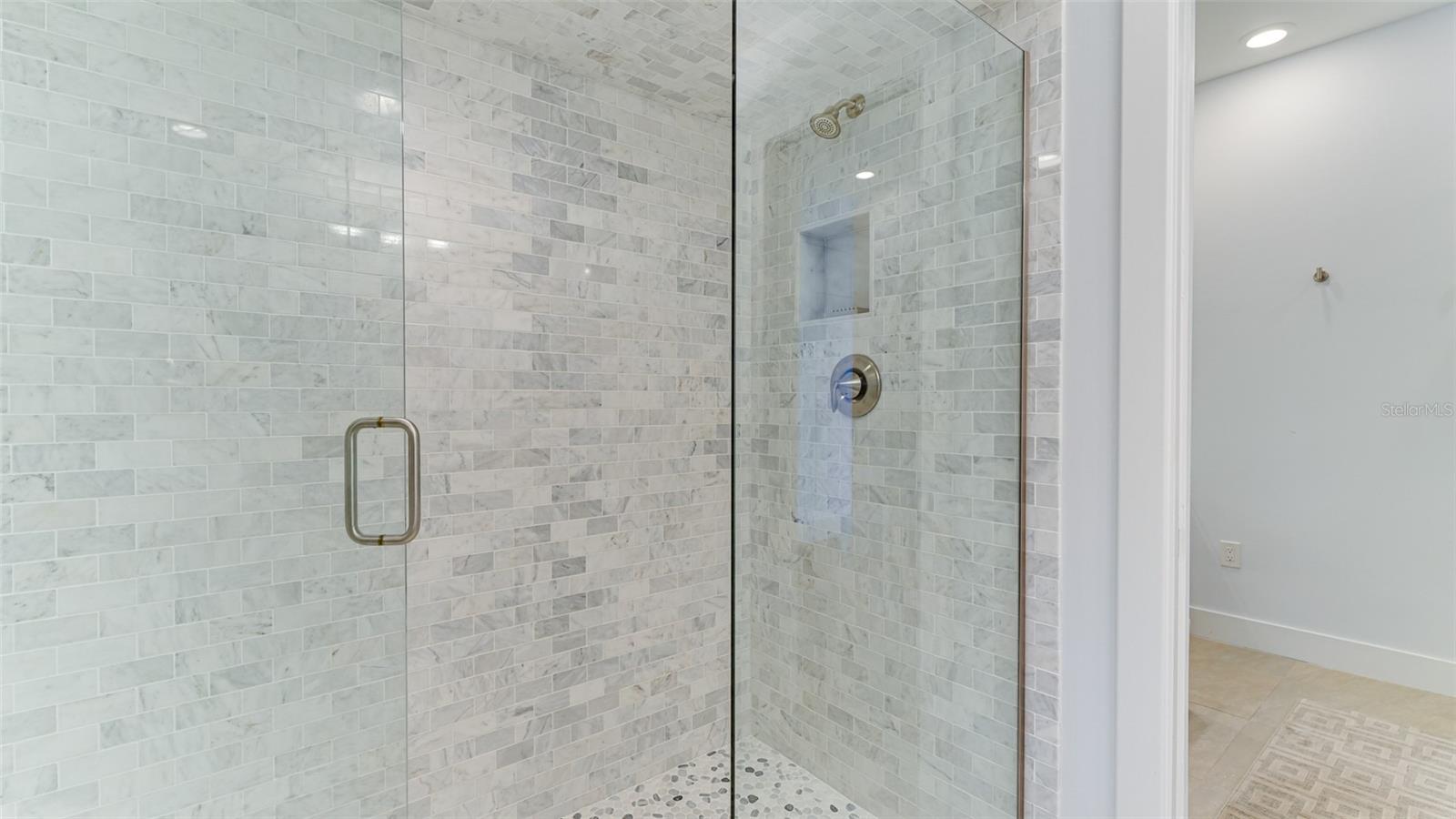 51 MACEWEN DR #5 — photo 22