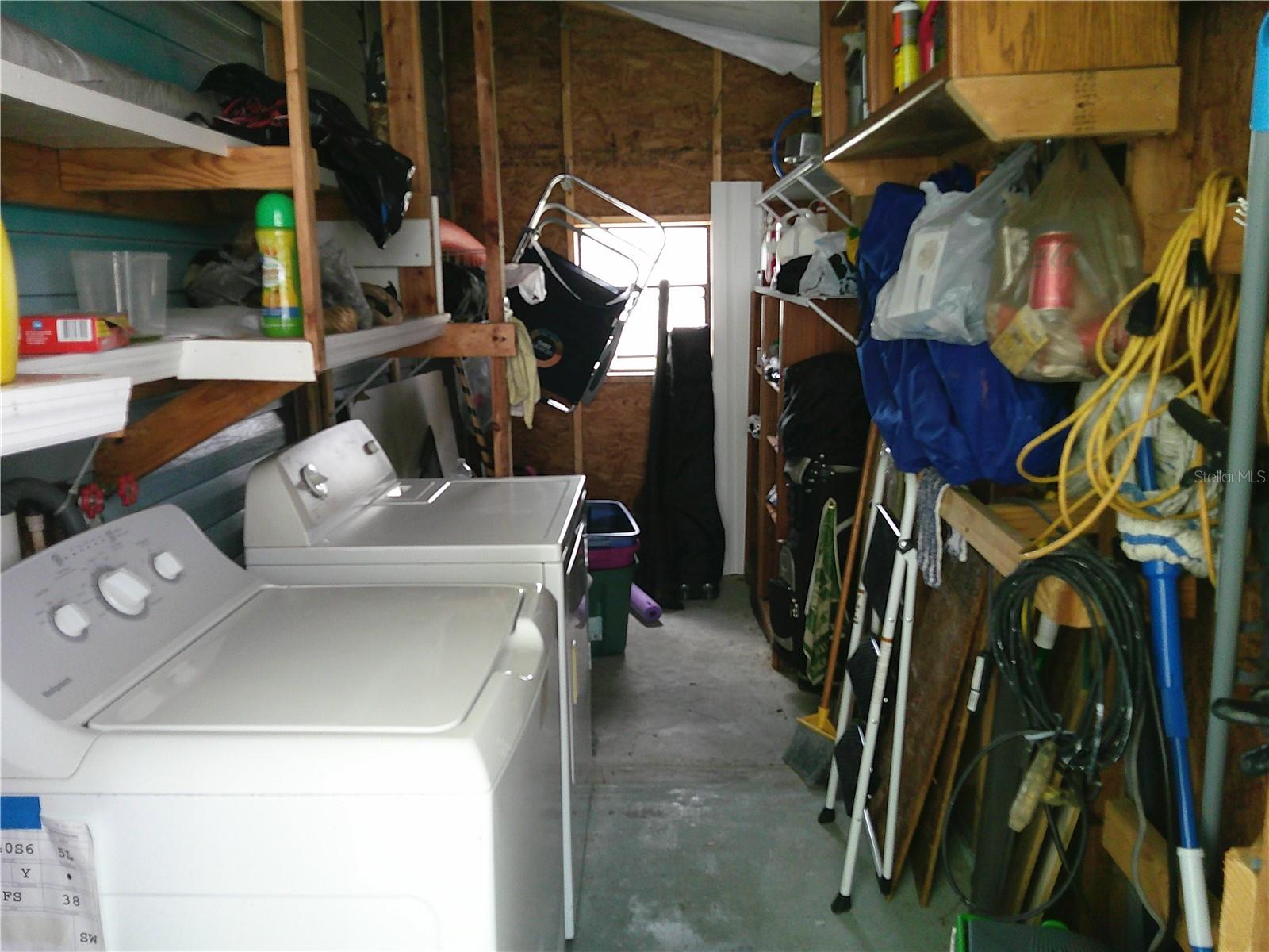 3205 HICKORY DR — photo 23