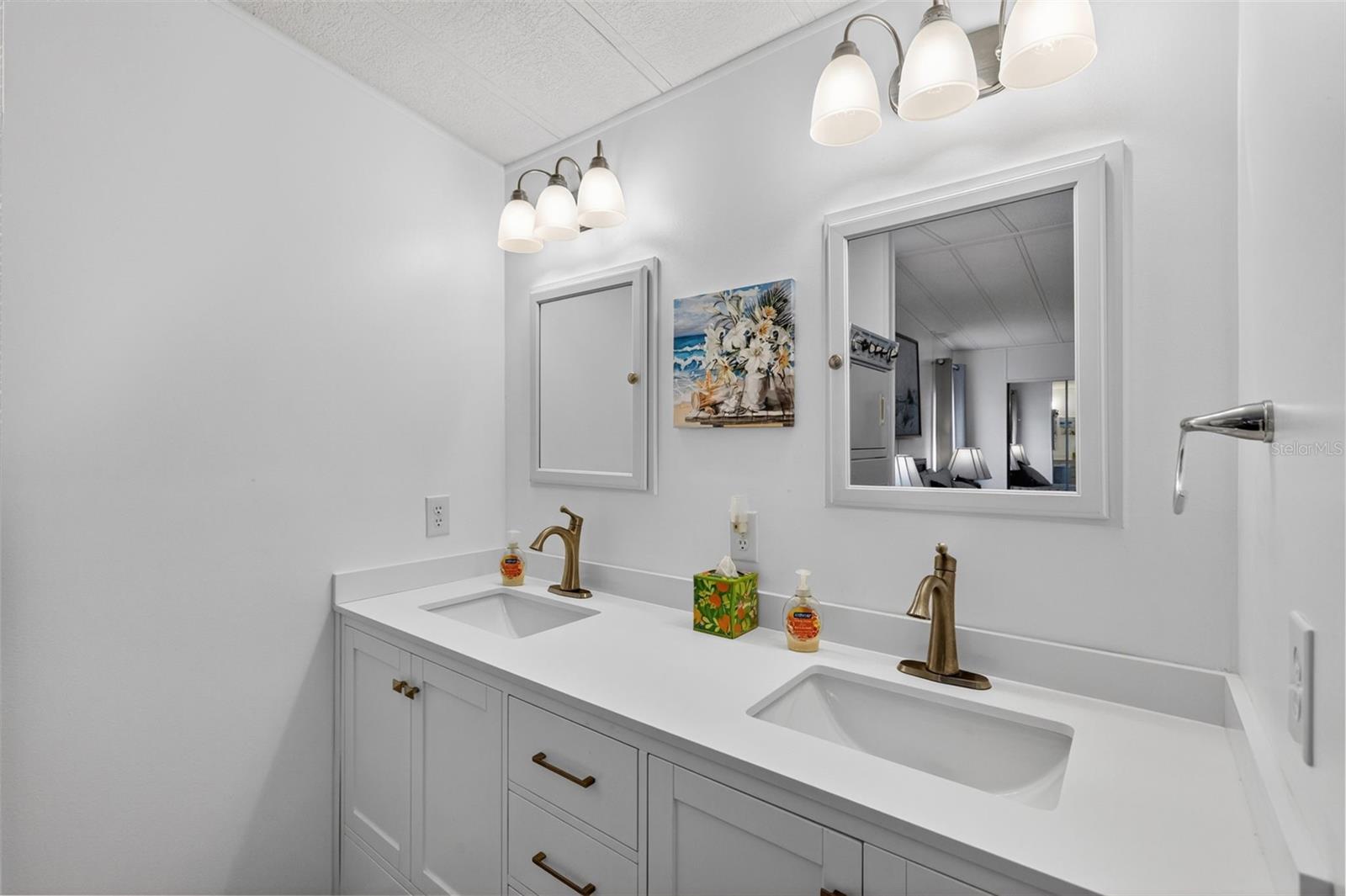 485 LOMA LINDA — photo 16