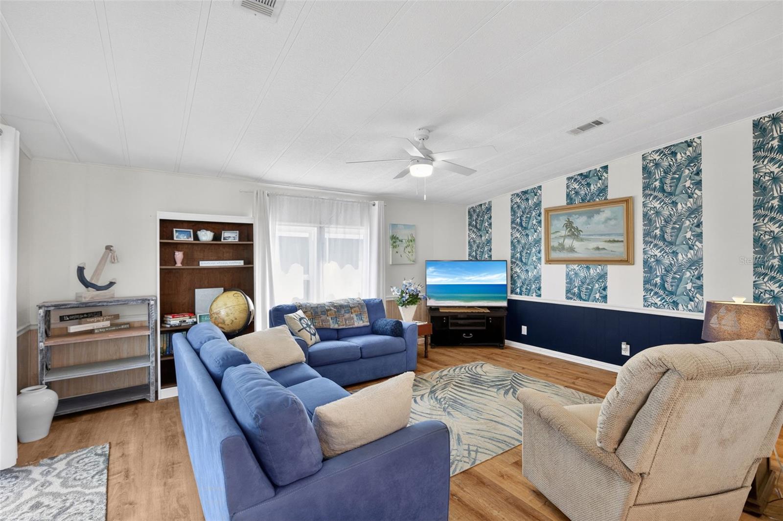 485 LOMA LINDA — photo 9