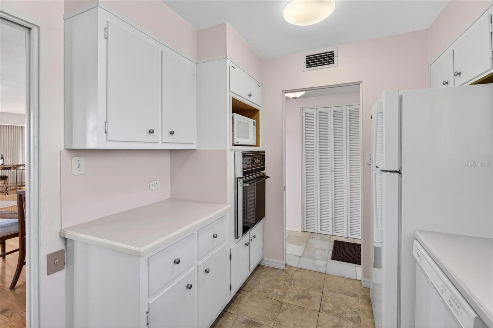 1365 SNELL ISLE BLVD NE #6A — photo 12