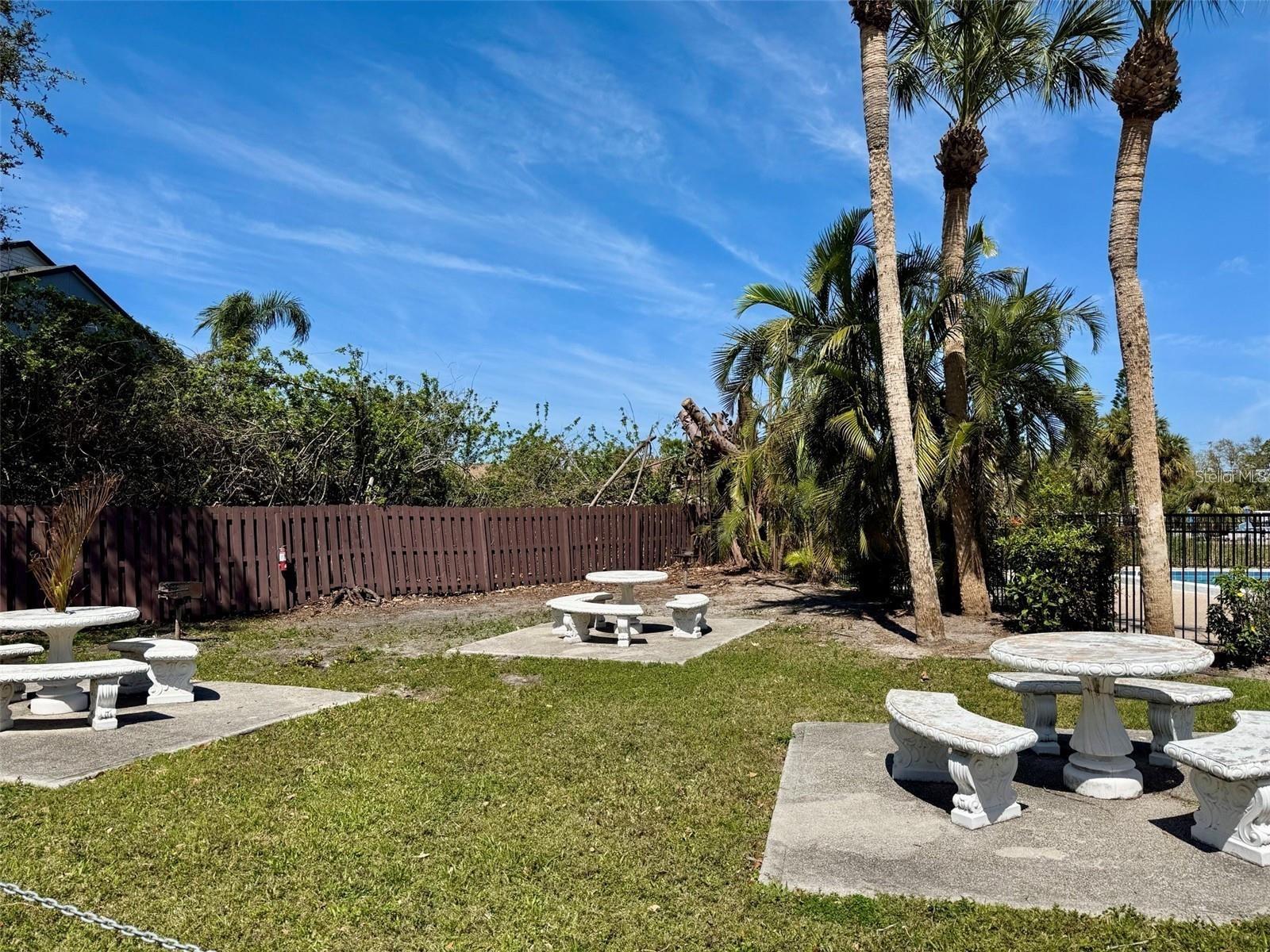 2632 HIDDEN LAKE DR N #E — photo 25